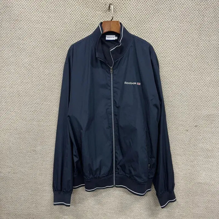 [BUNJANG] Reebok Embroidered Logo Windrunner Jacket / 리복 자수로고 윈드러너 바람막이 자켓 110 A09494