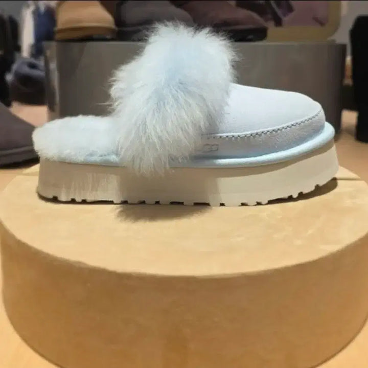 [BUNJANG] UGG Sky Blue Platform Slippers / UGG 어그 스카이블루 플랫폼 슬리퍼