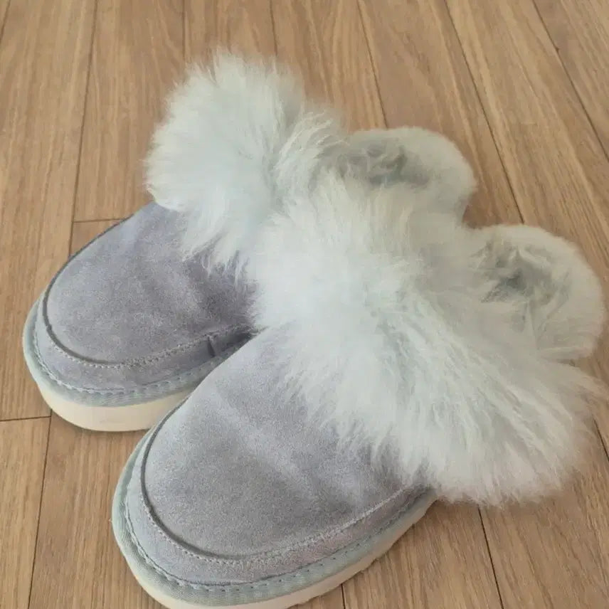 [BUNJANG] UGG Sky Blue Platform Slippers / UGG 어그 스카이블루 플랫폼 슬리퍼