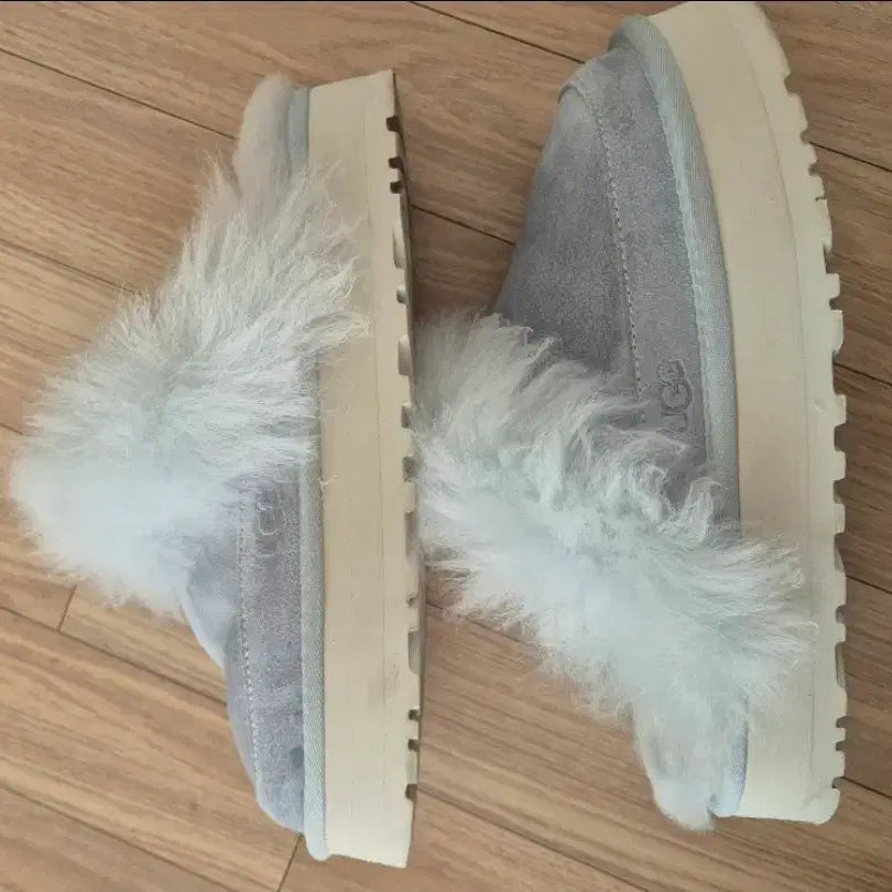 [BUNJANG] UGG Sky Blue Platform Slippers / UGG 어그 스카이블루 플랫폼 슬리퍼