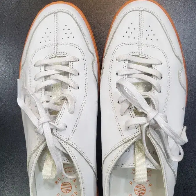 [BUNJANG] Motherground White &amp; Orange Sneakers / 마더그라운드 스니커즈