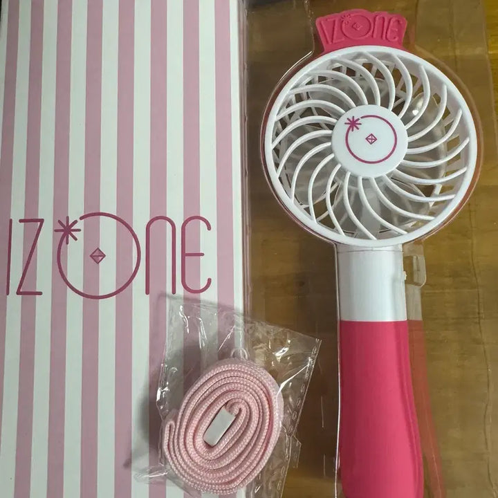 [BUNJANG] IZ*ONE Fan Handheld Fan / 아이즈원 선풍기