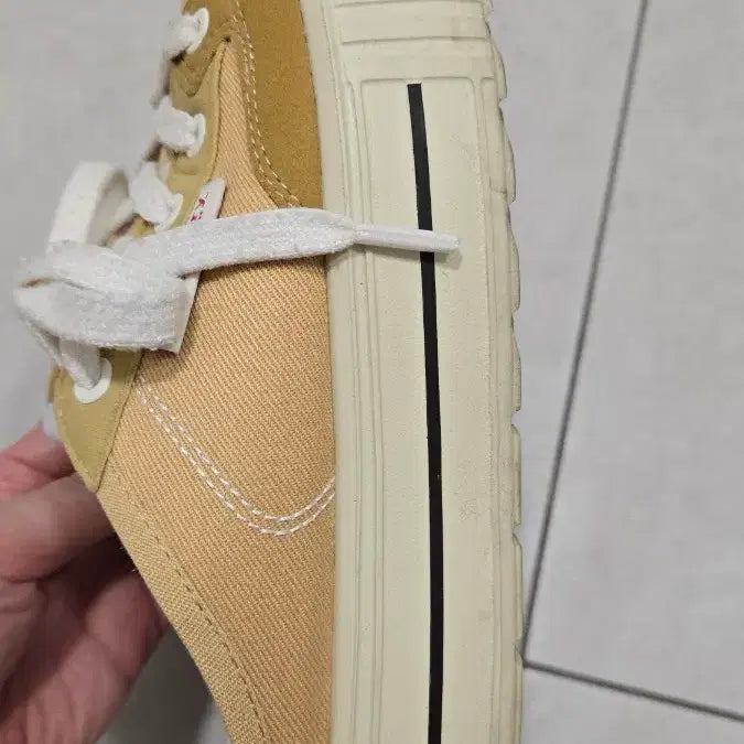 [SOLD OUT] 디스커버리 뮬리 스니커즈