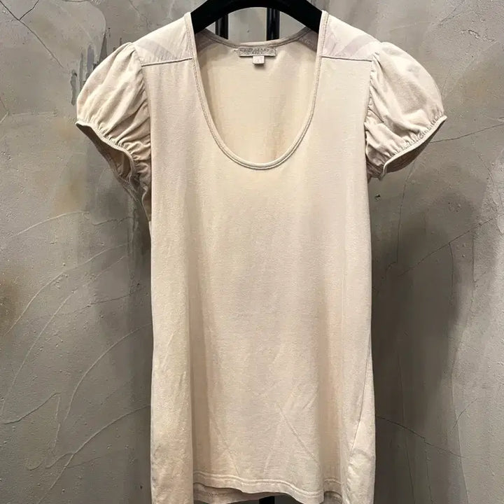 [SOLD OUT] 버버리 브릿 반팔티 퍼프 소매 S