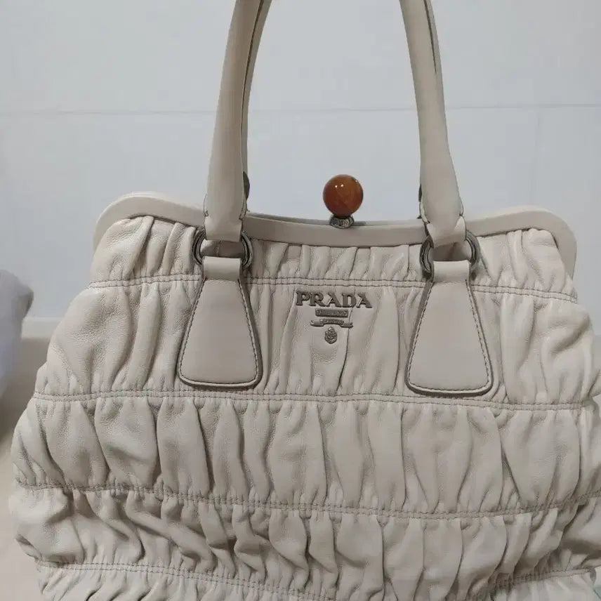 [BUNJANG] Prada Gaufre Shirring Tote Bag Beige / 프라다 고프레 셔링 토트백 베이지