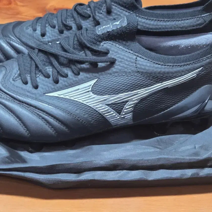 [BUNJANG] Mizuno Morelia Neo Japan Futsal Shoes Artificial Grass / 미즈노 모렐리아 네오 재팬 풋살화 인조잔디용