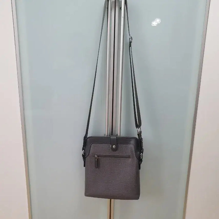 [SOLD OUT] 남성용 그레이  크로스백