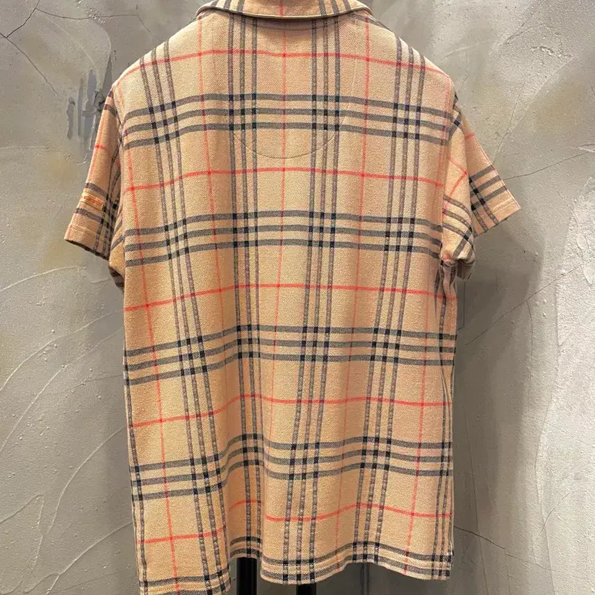 [SOLD OUT] 버버리 노바체크 카라티 66
