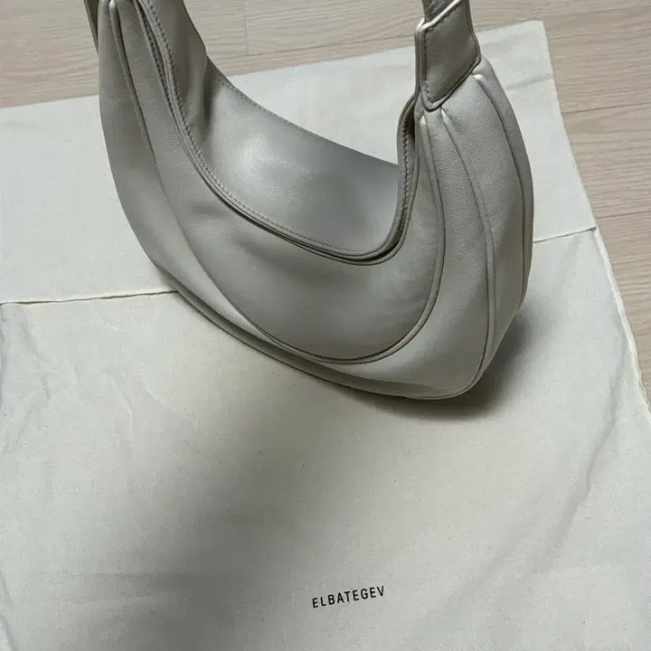 [BUNJANG] Elbategev Ostra Mini Bag / 엘바테게브 오스트라백 Elbategev Ostra Mini Bag
