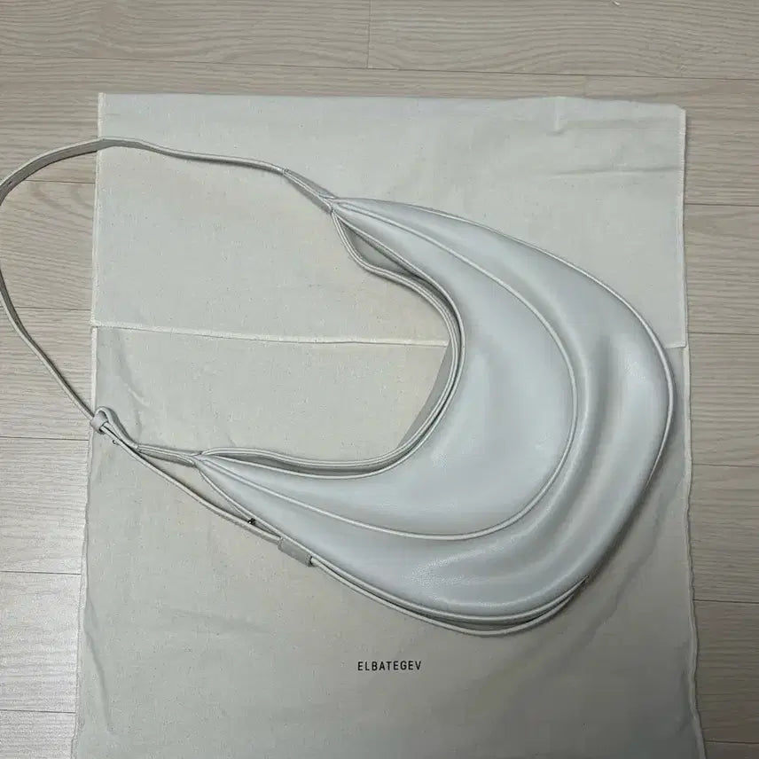 [BUNJANG] Elbategev Ostra Mini Bag / 엘바테게브 오스트라백 Elbategev Ostra Mini Bag