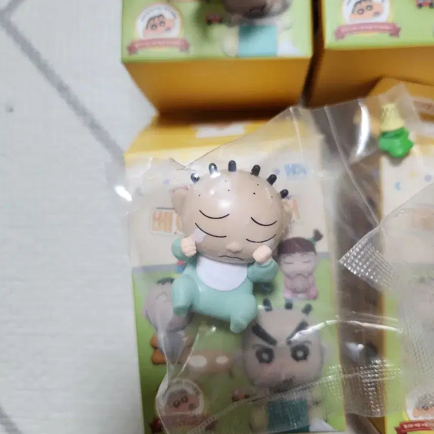 [BUNJANG] Crayon Shin-chan Baby Huggy Figure / 새상품)짱구는 못말려 베이비 피규어 훈이