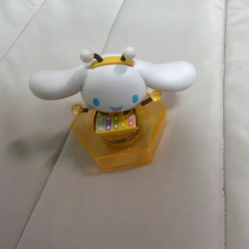 [BUNJANG] Sanrio Honeybee Figure / 산리오 꿀벌 피규어