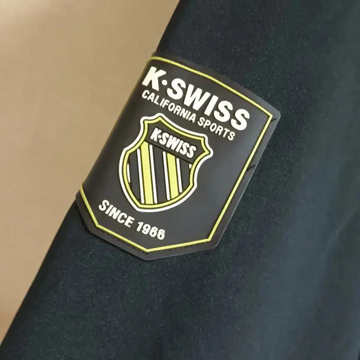 [BUNJANG] K-Swiss Training Suit Set (Size 100) / K-Swiss 트레이닝복 세트 100