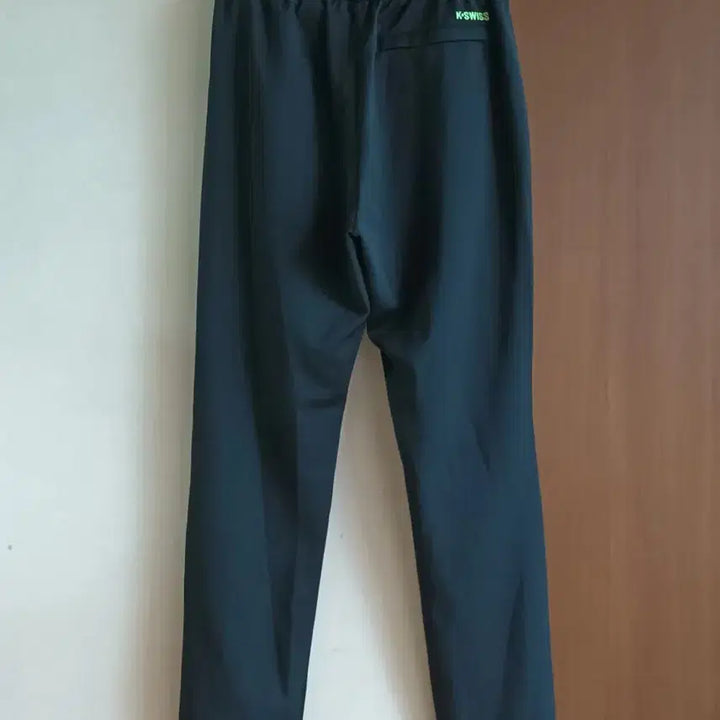 [BUNJANG] K-Swiss Training Suit Set (Size 100) / K-Swiss 트레이닝복 세트 100