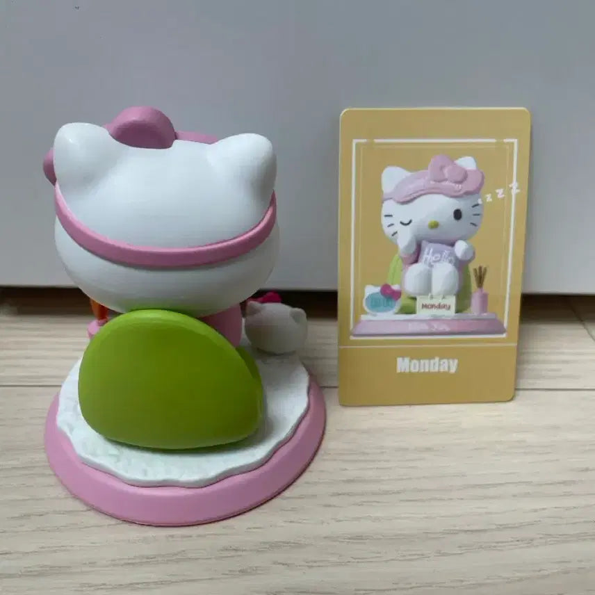 [BUNJANG] Hello Kitty Lovely Week Monday Figure / 헬로키티 러블리 위크 요일 피규어 먼데이 월요일