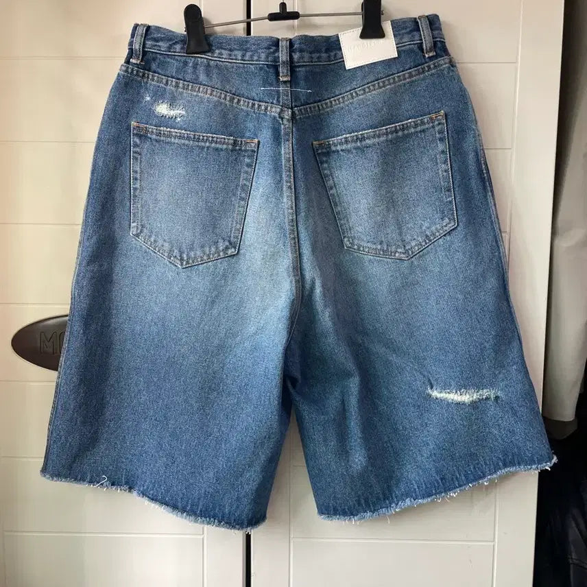 [SOLD OUT] [32] MM6 메종 마르지엘라 데님 버뮤다 쇼츠 새제품