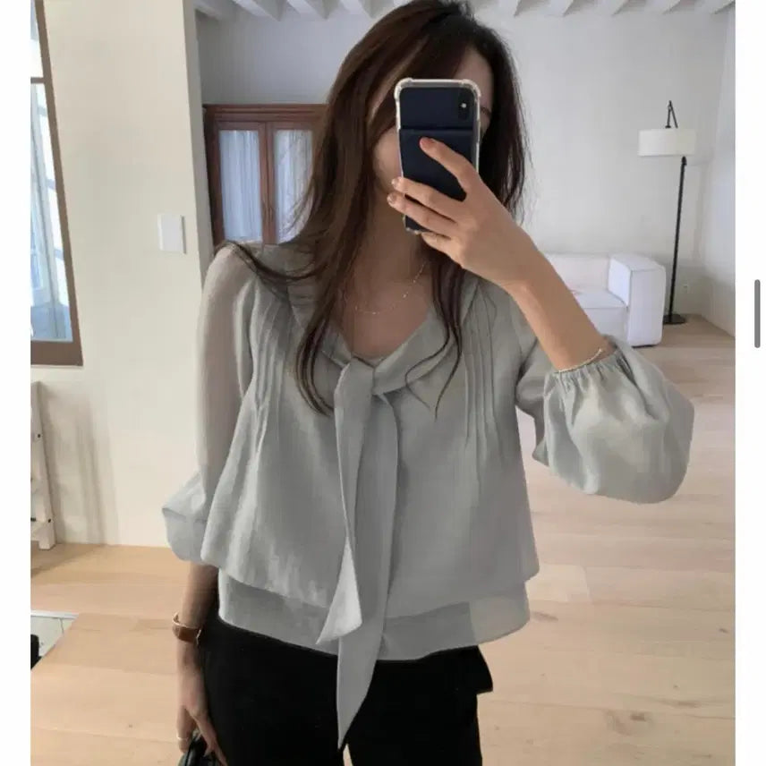 [SOLD OUT] 프리티영띵 로제 타이블라우스 소라