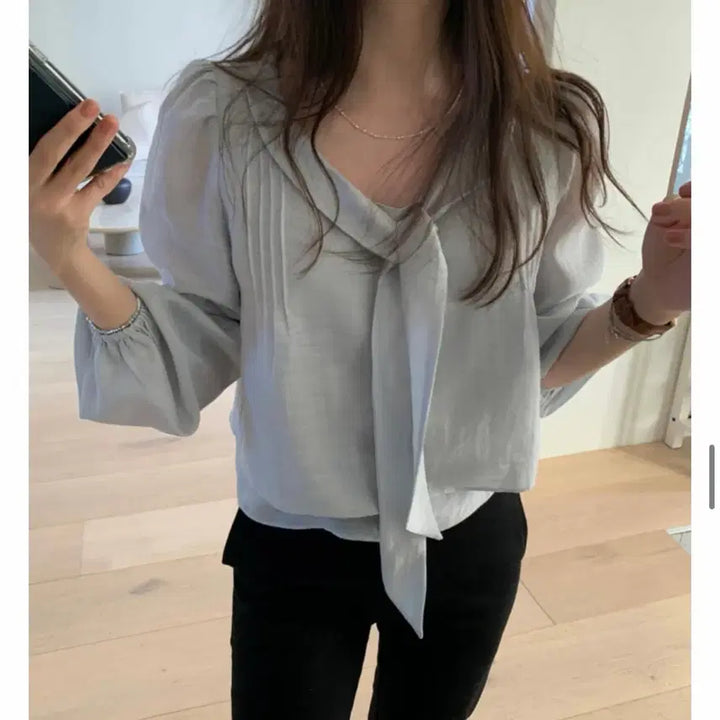 [SOLD OUT] 프리티영띵 로제 타이블라우스 소라