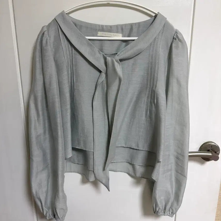 [SOLD OUT] 프리티영띵 로제 타이블라우스 소라