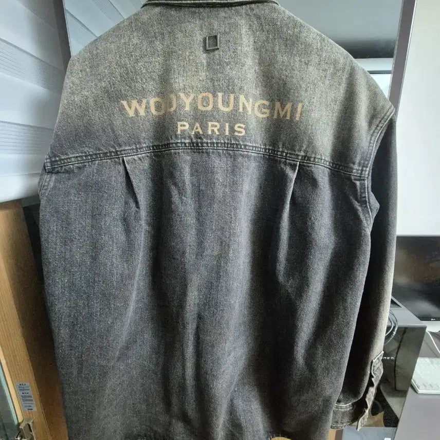 [SOLD OUT] 우영미 25SS 그레이 워싱 데님 백로그 셔츠 50