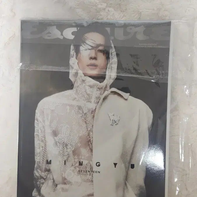 [BUNJANG] Byun Woo-seok Esquire December 2024 Cover / 변우석 에스콰이어 24년12월
