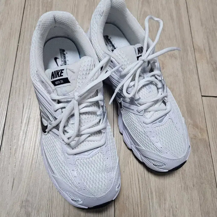 [BUNJANG] Nike Air Max Moto 2K Sneakers / 나이키 에어맥스모토 2K