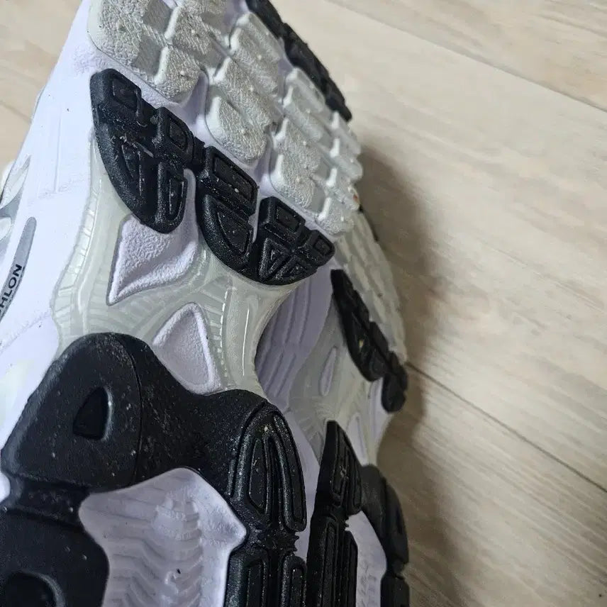 [BUNJANG] Nike Air Max Moto 2K Sneakers / 나이키 에어맥스모토 2K