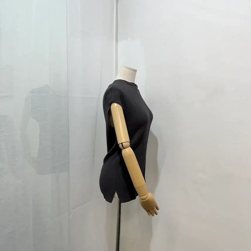 [BUNJANG] Deco Pleated Sleeveless Knit Blouse / Deco 플리츠 주름 나시니트 블라우스 3561