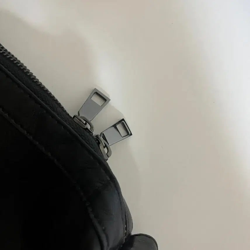 [BUNJANG] Vintage Leather Crossbody Bag / 빈티지 가죽 크로스백