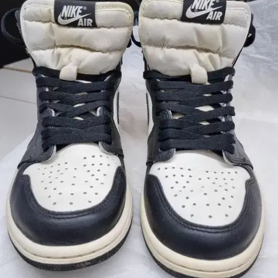 [BUNJANG] Jordan 1 Retro High OG Dark Mocha Sneakers / 조던 1 레트로 하이 OG 다크 모카 260