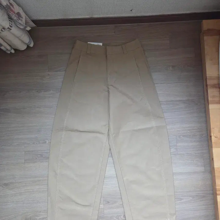 [SOLD OUT] 유니클로 코튼 릴랙스 앵클 팬츠 새상품