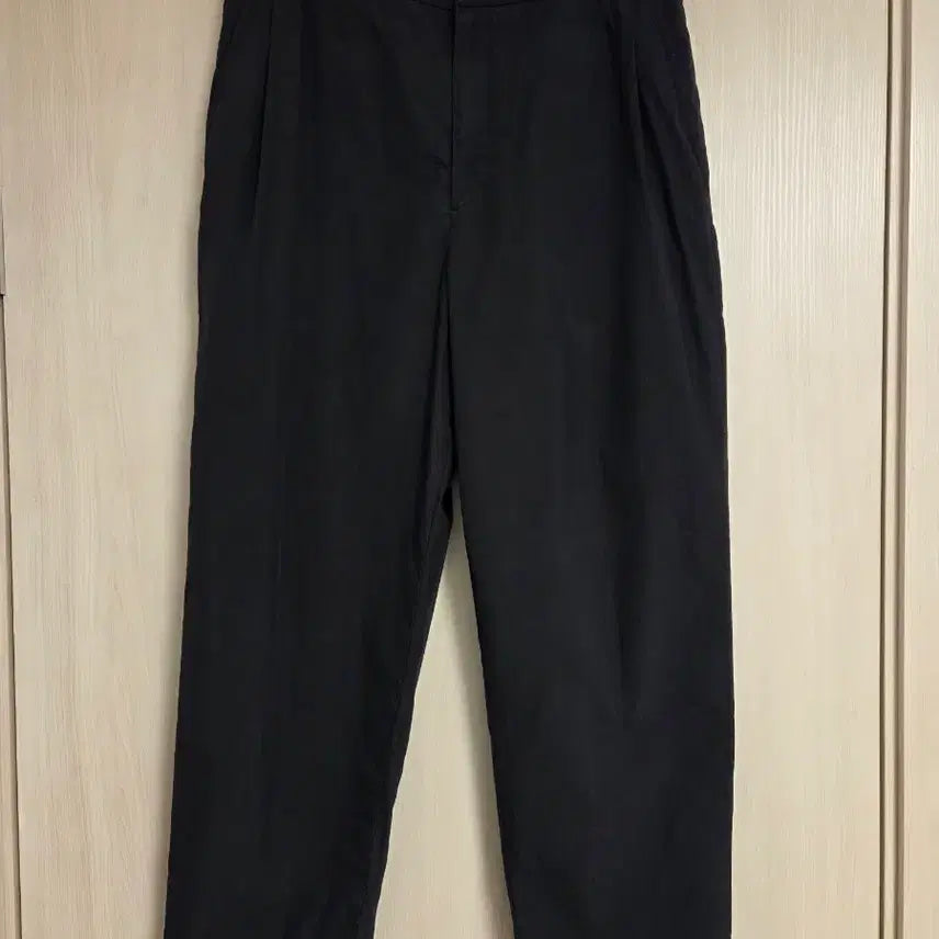 [BUNJANG] Solid Homme 24FW One-Tuck Nylon Semi-Wide Banding Pants / 솔리드옴므 24FW 원턱 나일론 세미와이드 밴딩 팬츠 50