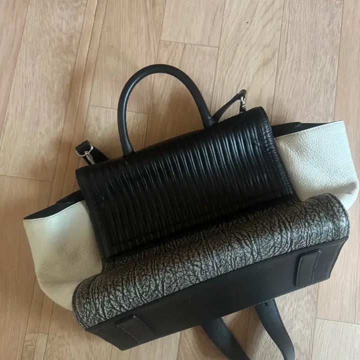 [SOLD OUT] 루즈앤라운지 크로스백
