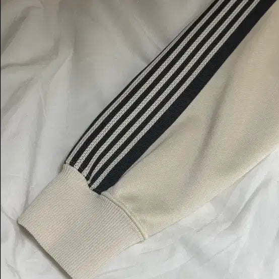 [SOLD OUT] 니들스 x b-shop 트랙자켓 (별주) size 1