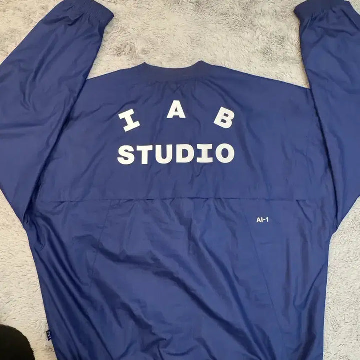 [BUNJANG] IAB Studio x ASICS Navy Woven Shirt / IAB x 아식스 네이비 우븐 셔츠