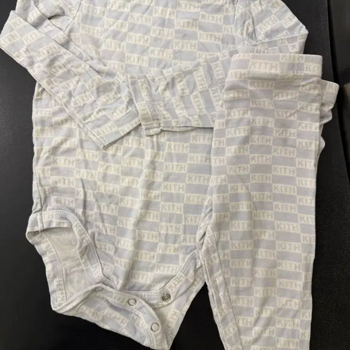 [BUNJANG] KITH Baby Monogram Gift Set (Sterling Blue) / KITH 베이비 모노그램 기프트 세트  (스털링 블루)