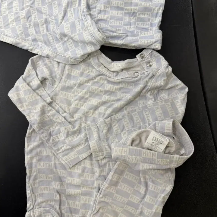 [BUNJANG] KITH Baby Monogram Gift Set (Sterling Blue) / KITH 베이비 모노그램 기프트 세트  (스털링 블루)