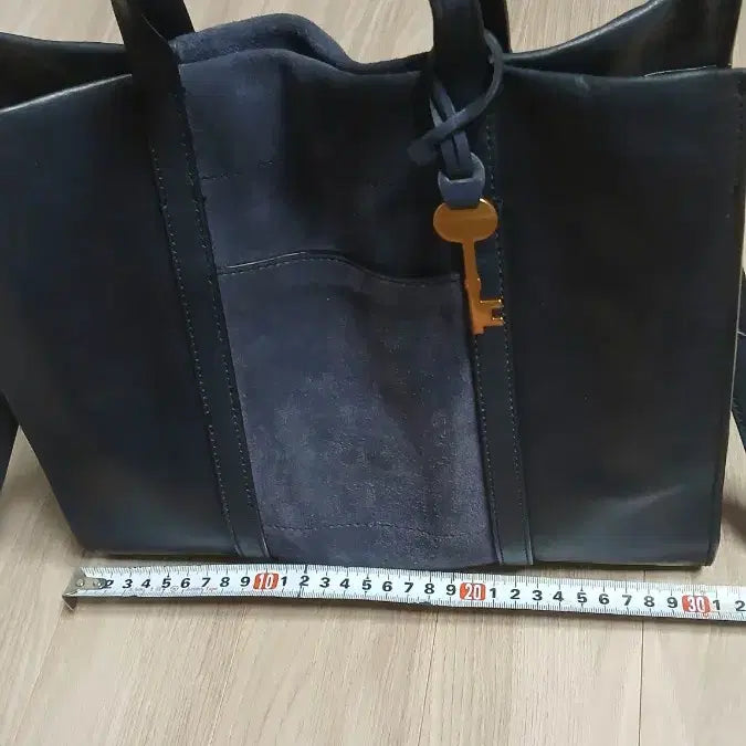 [SOLD OUT] Fossil 파슬 네이비 스웨이드 가방 상태좋음 약간사용
