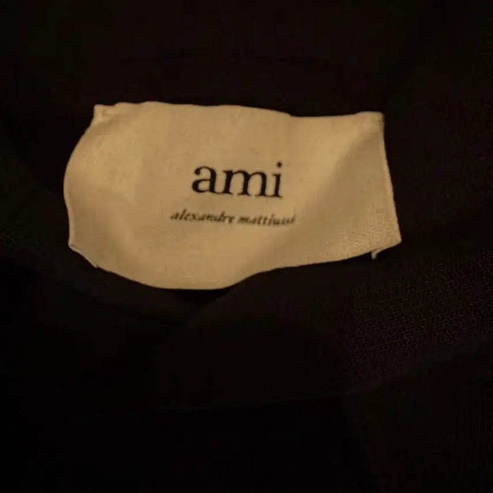 [SOLD OUT] 아미 스몰 하트 후드티 m사이즈(크림 정품)
