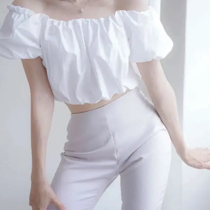 [BUNJANG] Off-the-Shoulder Blouse with Puff Sleeves / 오프숄더 블라우스
