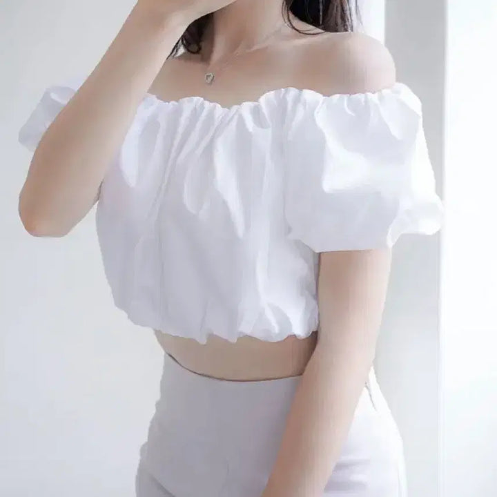[BUNJANG] Off-the-Shoulder Blouse with Puff Sleeves / 오프숄더 블라우스