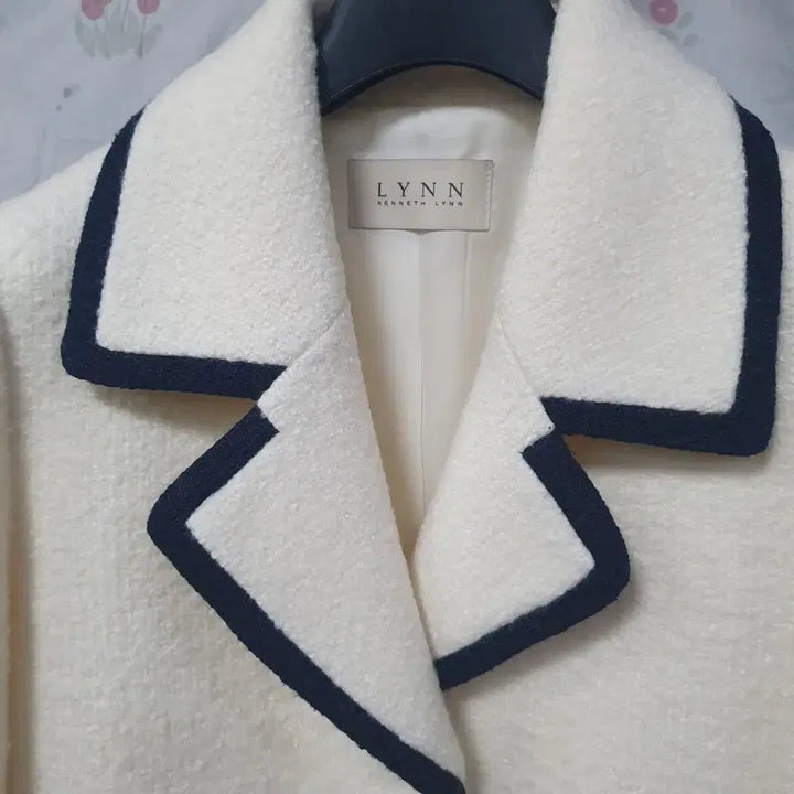 [SOLD OUT] LYNN  린    2022년  트위드  숏  자켓
