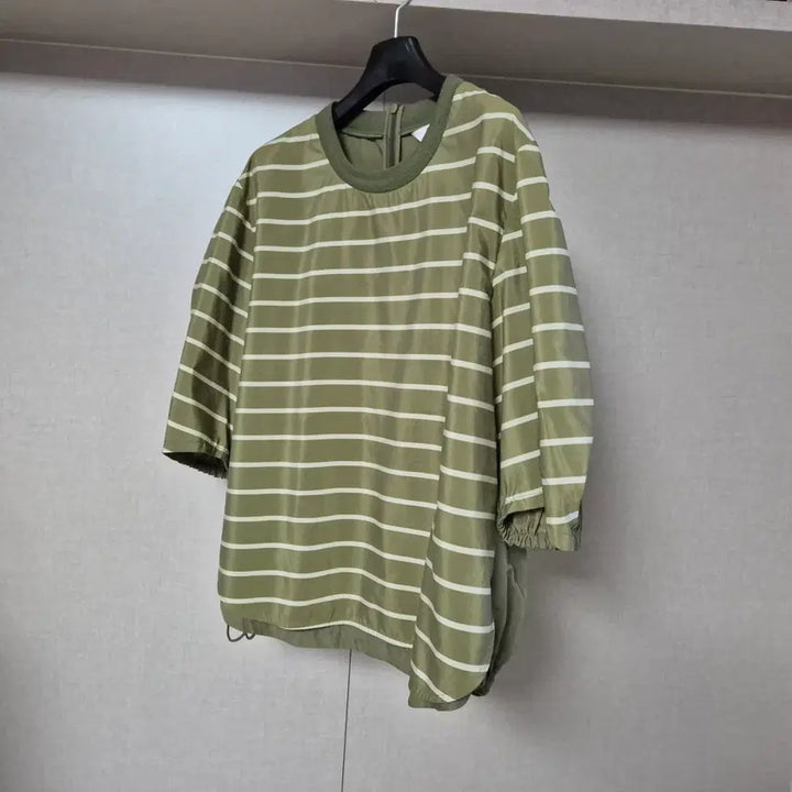 [SOLD OUT] 88-160)닥스 카키 스트라이프 실크혼방 7부소매블라우스