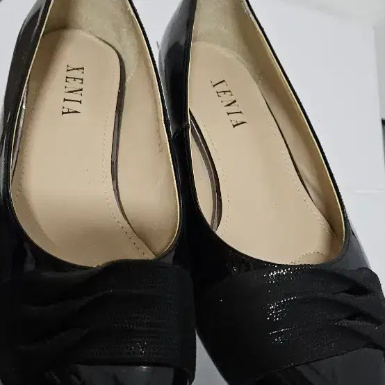 [BUNJANG] XENIA Black Enamel Shoes 245 / XENIA 미착용 제냐 블랙 에나멜 구두245