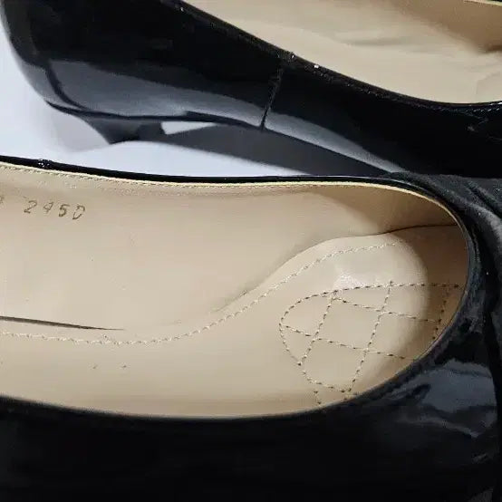 [BUNJANG] XENIA Black Enamel Shoes 245 / XENIA 미착용 제냐 블랙 에나멜 구두245
