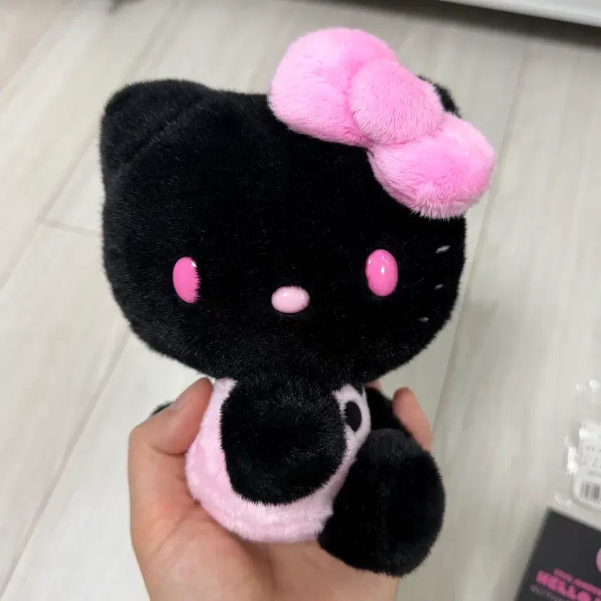 [BUNJANG] Hello Kitty Blackpink 50th Anniversary Plush Doll / 헬로키티 50주년 애니버서리 인형 블랙핑크