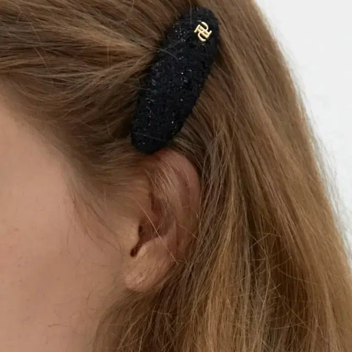 [BUNJANG] Depound Oval Pin Black Tweed (S) / 드파운드 oval pin - black tweed (S)