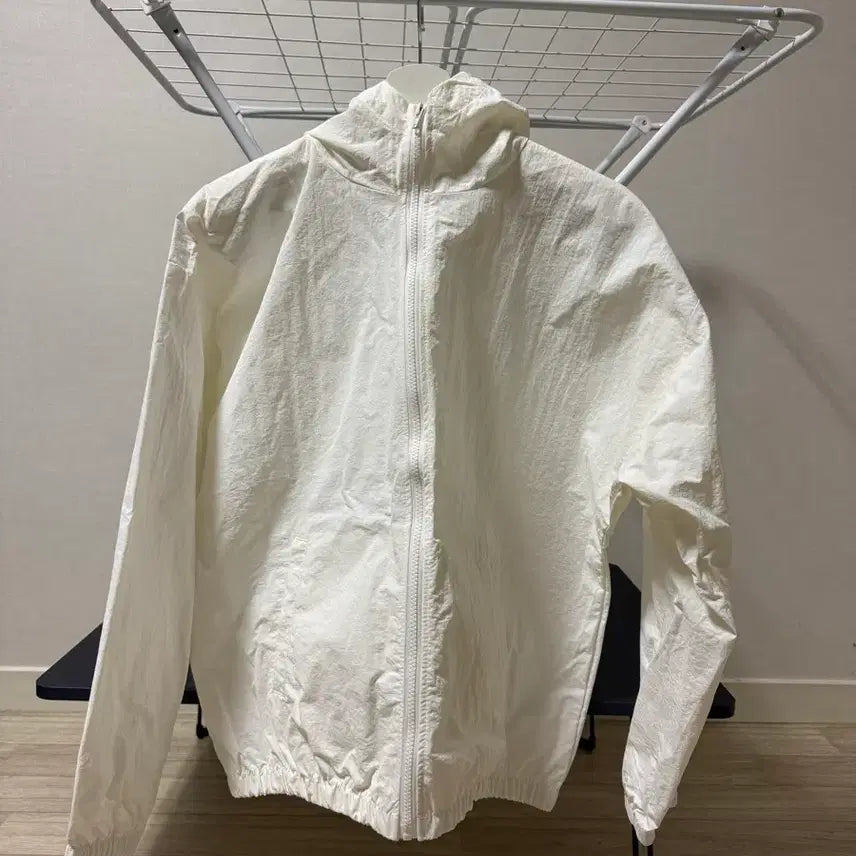 [BUNJANG] Yeezy Gosha WB-01 Windbreaker White / [2] 이지 고샤 바람막이 WB-01 화이트