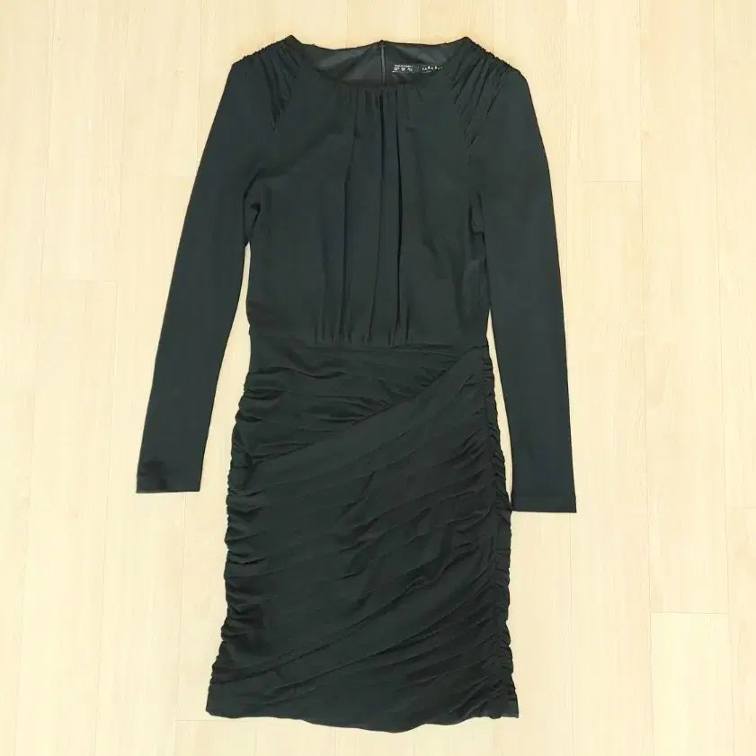 [BUNJANG] ZARA Shirring Slim Fit Black Dress / 자라 zara 셔링 슬림핏 블랙 원피스 하객룩