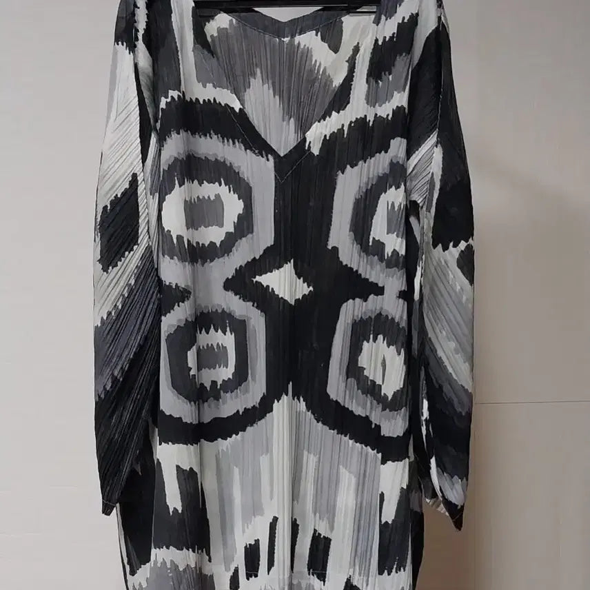 [BUNJANG] Pleats Please Issey Miyake Printed Pleated Top Size 3 / 플리츠플리즈 이세이미야케 프린트 플리츠 상의 사이즈3 여유핏
